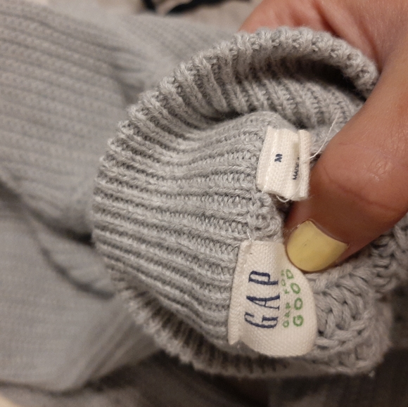Gap Gray Long Sleeve - Picture 3 of 3